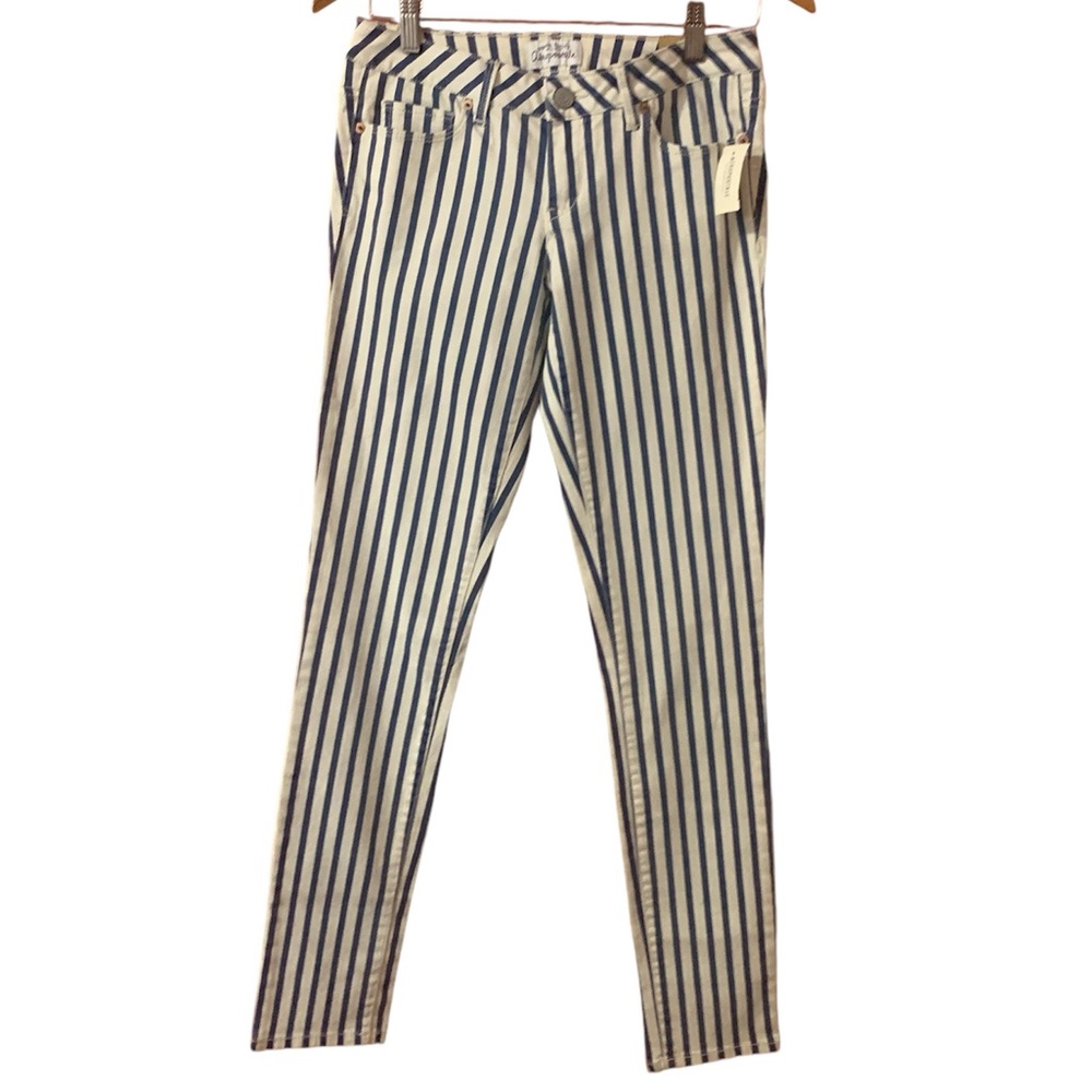Aeropostale Blue and White Striped Women Jeans 3/4